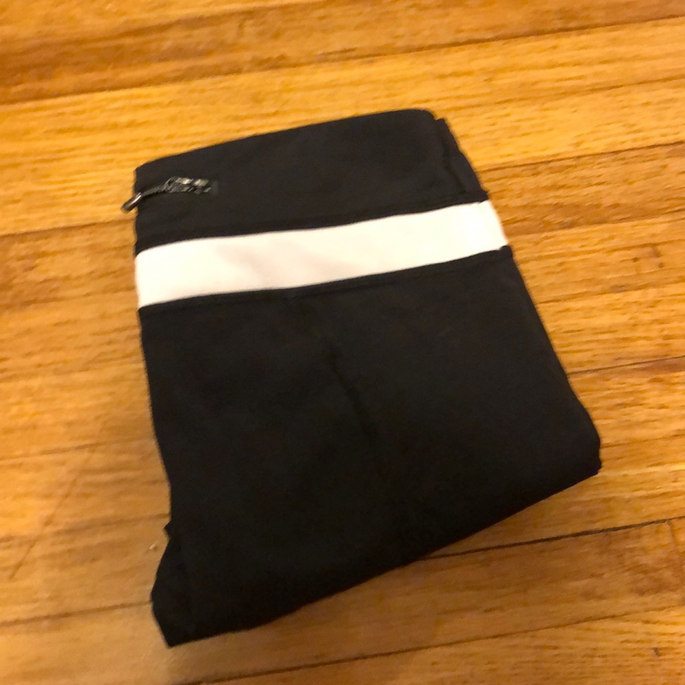 Lululemon crop running pants with back zipper